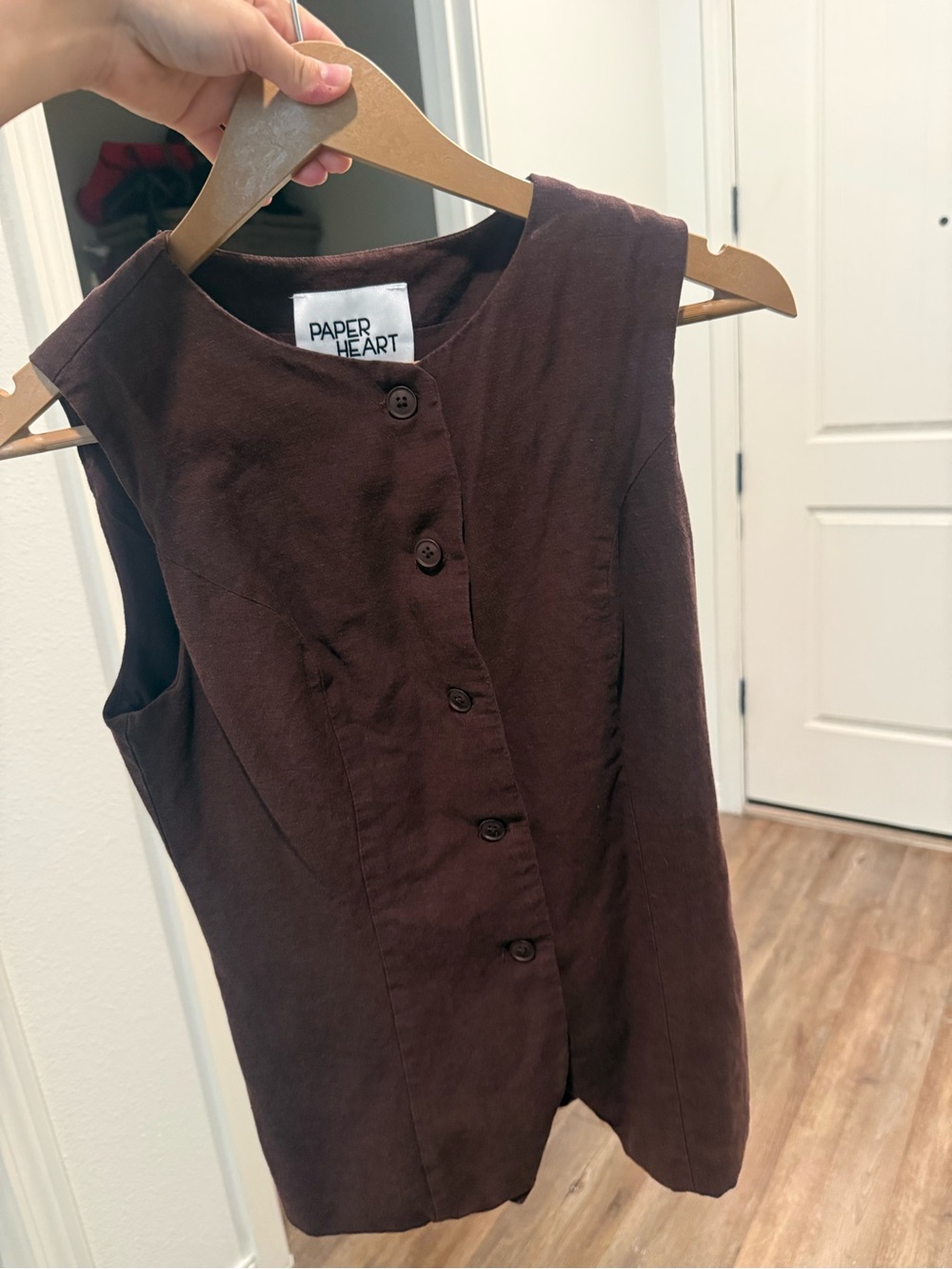 Paper Heart Women's Sleeveless Button-Front Top in Dark Brown